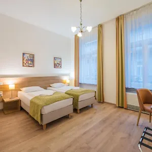 3* Отель Baross -